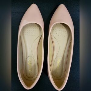 7.5 pinkish nude ballet flats
